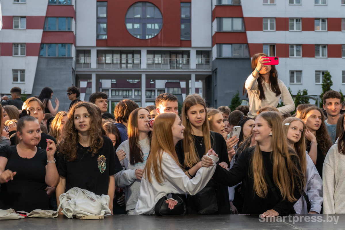 Лучшие места - в первом ряду 