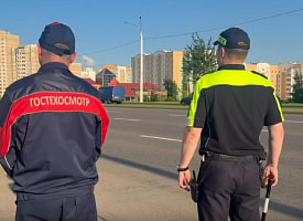 Штрафы до 1350 рублей: ГАИ вышла в рейды с “Белтехосмотром” в этой области Беларуси – а где проверяют состояние водителей?