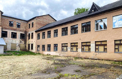 Цена – 90 рублей. В Борисове выставили на продажу целую школу