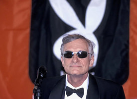 100 лет Хью Хефнеру: создал Playboy, дважды попал в Книгу Гиннесса и похоронен рядом с Монро 