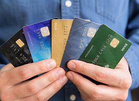 Нацбанк предложил ввести лимит на количество карт для белорусов