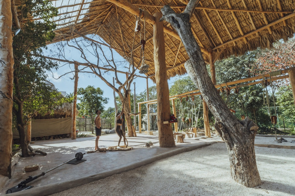 пляжный спортзал в мексике