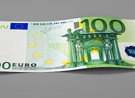 Белорус пришёл обменять €100 – в банке забрали валюту и экстренно набрали 102