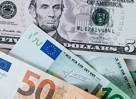 Доллар не остановился на 3 рублях и взлетел до максимума за 10,5 месяца