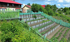 Как укрепить склон на даче весной – без бетона и лишних затрат