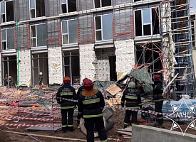Один человек погиб при обрушении строительных лесов в Минске