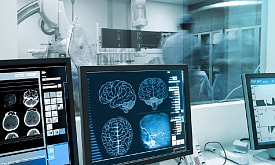 Как искусственный интеллект уже сейчас меняет науку и бизнес и растет ли спрос на ИИ-специалистов?