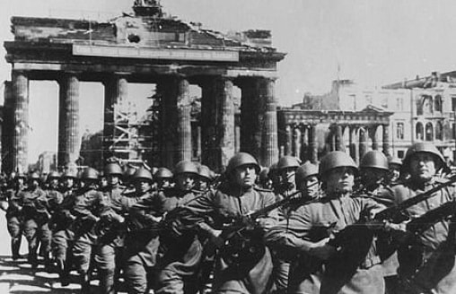 Зачем в 1945-м понадобился второй Парад Победы? Он прошел в Берлине 7 сентября 