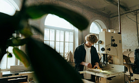 Почему “рабочие руки” снова в цене и какие профессии – самые востребованные? Мнение экспертов