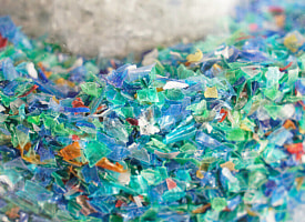 Микропластик в воздухе: взрослый человек вдыхает до 25 миллионов частиц в год