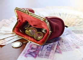 Суд заставил белоруску вернуть более 8 тысяч рублей зарплаты. Как так?