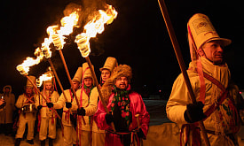 “Тётя Юля, вызовите из армии в “цари”. Зачем на Копыльщине каждый год мужчины ходят по улицам с факелами?