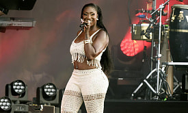 От пригородов Парижа до Олимпиады: в чем феномен Aya Nakamura – нового музыкального символа Франции?