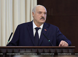 Лукашенко потребовал избавиться от сотни “бюджетных присосок”