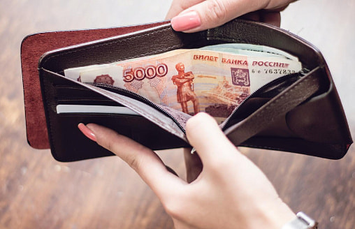 Российский рубль оказался на дне за 90 дней. Что с долларом и евро после торгов в Беларуси?
