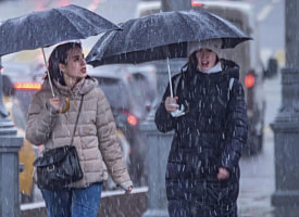 Снег и вероятность арктических вторжений: Рябов дал прогноз на весь апрель