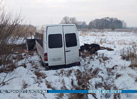 В Берестовицком районе бус на скорости опрокинулся в кювет: пострадал пассажир