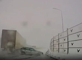 В ДТП с 9 машинами под Смолевичами погибла 17-летняя девушка