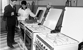 Помните, как выглядели первые белорусские газовые плиты? Покопались в архивных фото 