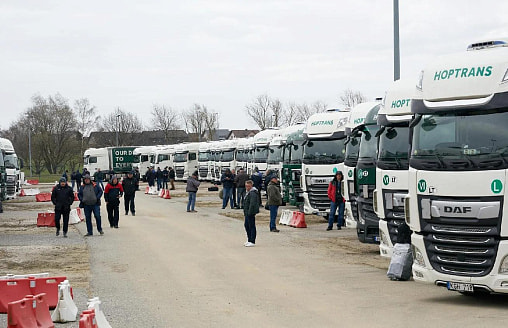 “Жалко поляков, литовцев...” – Лукашенко пообещал вернуть застрявшие в Беларуси фуры
