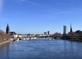 У них нет домовых чатов, почти нет соцсетей, зато есть общие бани, куда ходят без одежды. Немцы глазами белоруса