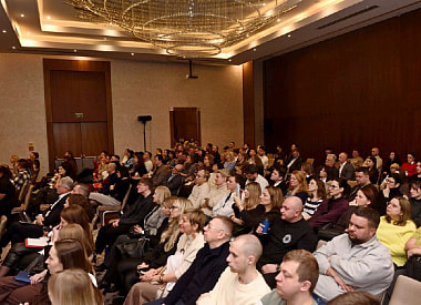 Конференция на 300 гостей в Минске. Сколько будет стоить аренда зала, техника и кофе-паузы?