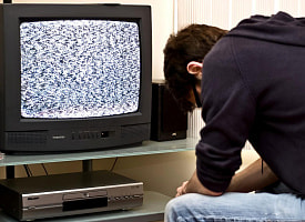 В Беларуси с 13 января отключили сразу два телеканала. Каких и почему?