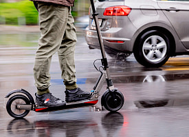 В Беларуси ужесточили правила для электросамокатов, сегвеев и моноколёс. Что нового?