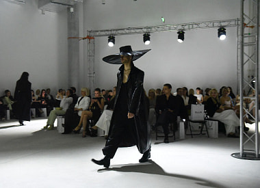 Красивый подиум, сильные коллекции и перформанс ZNWR. Каким получился Fashion Fabrique 3.0? 