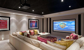 Создаем кинотеатр дома. Что лучше – телевизор или проектор?