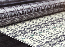 Доллар и евро пробили 10-дневный максимум. Что происходит с валютой после торгов 27 февраля