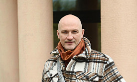 От щиколоток до шеи: парфюмер объяснил, как правильно наносить аромат