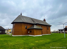Драўляны касцёл, цудатворны абраз і фарбы восені. Завіталі ў Тракелі