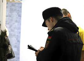 Гомельчанин вызвал милицию из-за “взлома” – и сам получил 2 года “домашней химии”