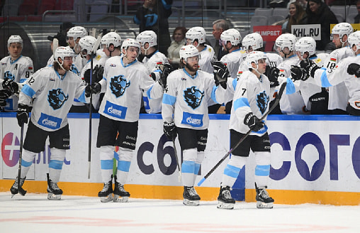 Минское “Динамо” нанесло 44 броска, но не смогло забросить в ворота лидера КХЛ