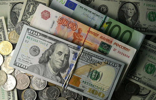 Доллар просел, а российский рубль удивил: итоги торгов 20 декабря