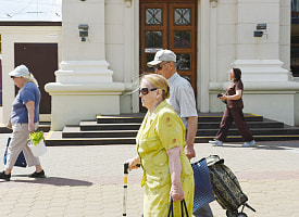 После 75 и после 80 лет пенсия увеличивается: какие доплаты положены белорусам и нужно ли за ними обращаться