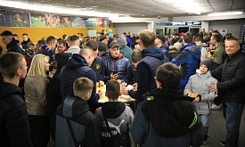 Ноу-хау: БАТЭ подтвердил контракт главного тренера прямо на встрече с болельщиками