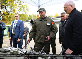 “Страшная задача”: Лукашенко потребовал научиться “обнулять” беспилотники