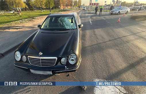 В Пинске Mercedes насмерть сбил 13-летнего подростка на электросамокате