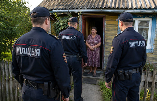 Милиция пришла на участок к белоруске и уничтожила 3,3 тонны растений, за которые грозит штраф до 900 рублей