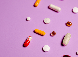 Витамин C не спасает от простуды и рака? Что показали новые исследования