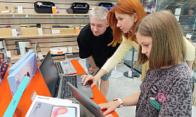 Какую технику купить ребенку? Собрали гаджеты, которые “переживут” школьный год