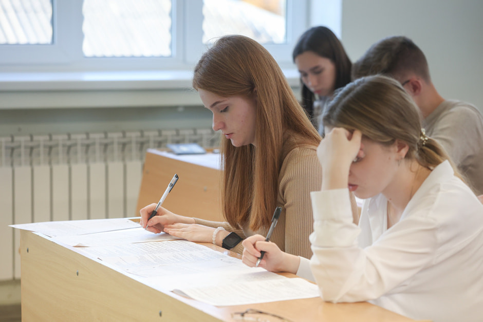 Абитуриенты