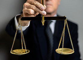 Минчанин умер после удара на парковке, но виновника не отправят в тюрьму. Почему?