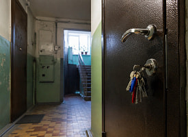 Пытались забрать московские квартиры умерших: дело о мошенничестве на $1 млн 