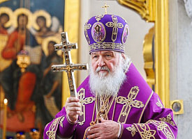 В РПЦ призвали не молиться о деньгах: “Небо не отвечает”