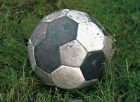 Студент умер во время футбольного матча на школьном стадионе в Минске