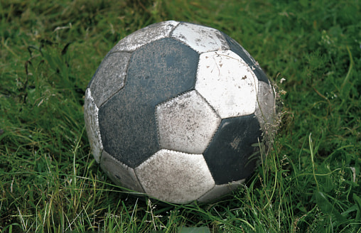 Студент умер во время футбольного матча на школьном стадионе в Минске