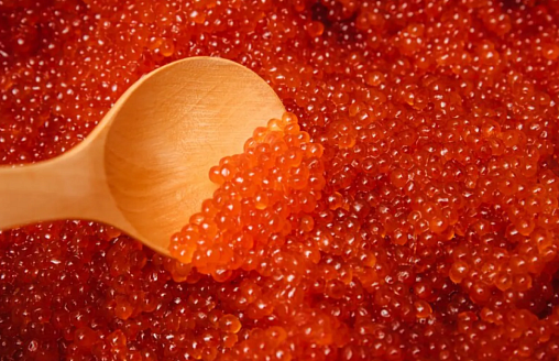 На 10 тыс. рублей - москвичка передала в Витебск посылку с деликатесами, а их остатки нашли в Гомеле. Что за история?